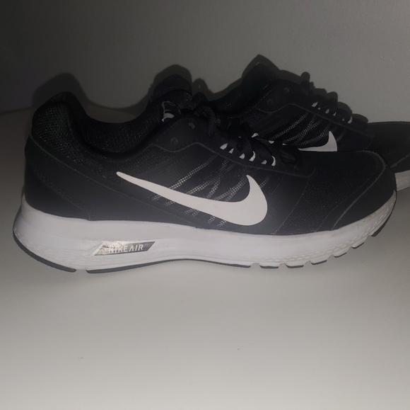 Nike WMNS AIR Relentless Athletic shoes - Picture 2 of 9